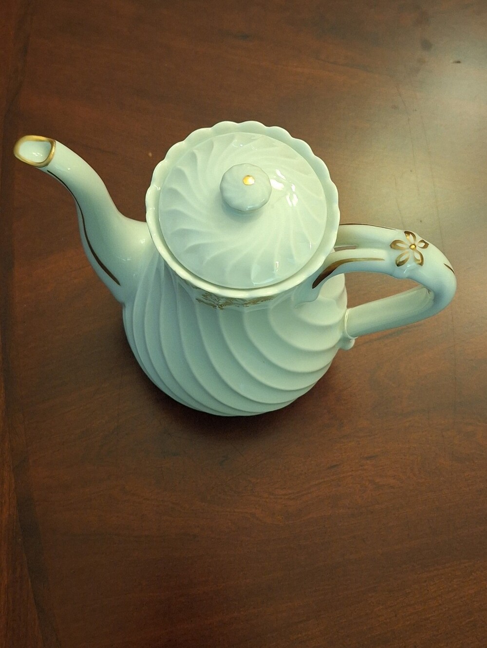 Vtg. Haviland Limoges "Ladore" White Porcelain Tea Pot With Ornate Gold Gilding.